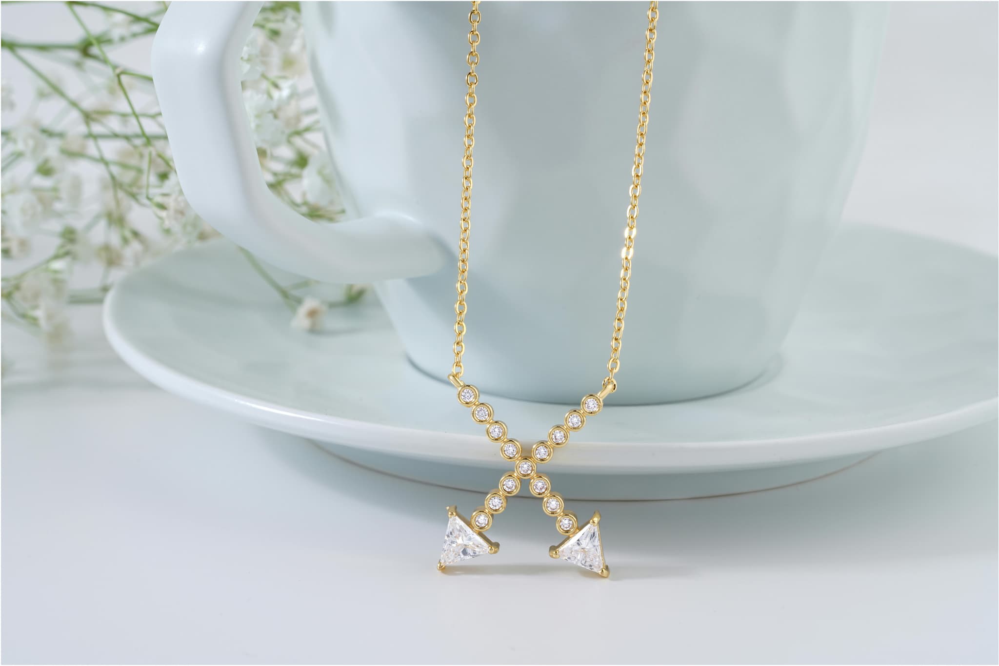 White Gold Diamond Necklace: Pure Sophistication and Shine